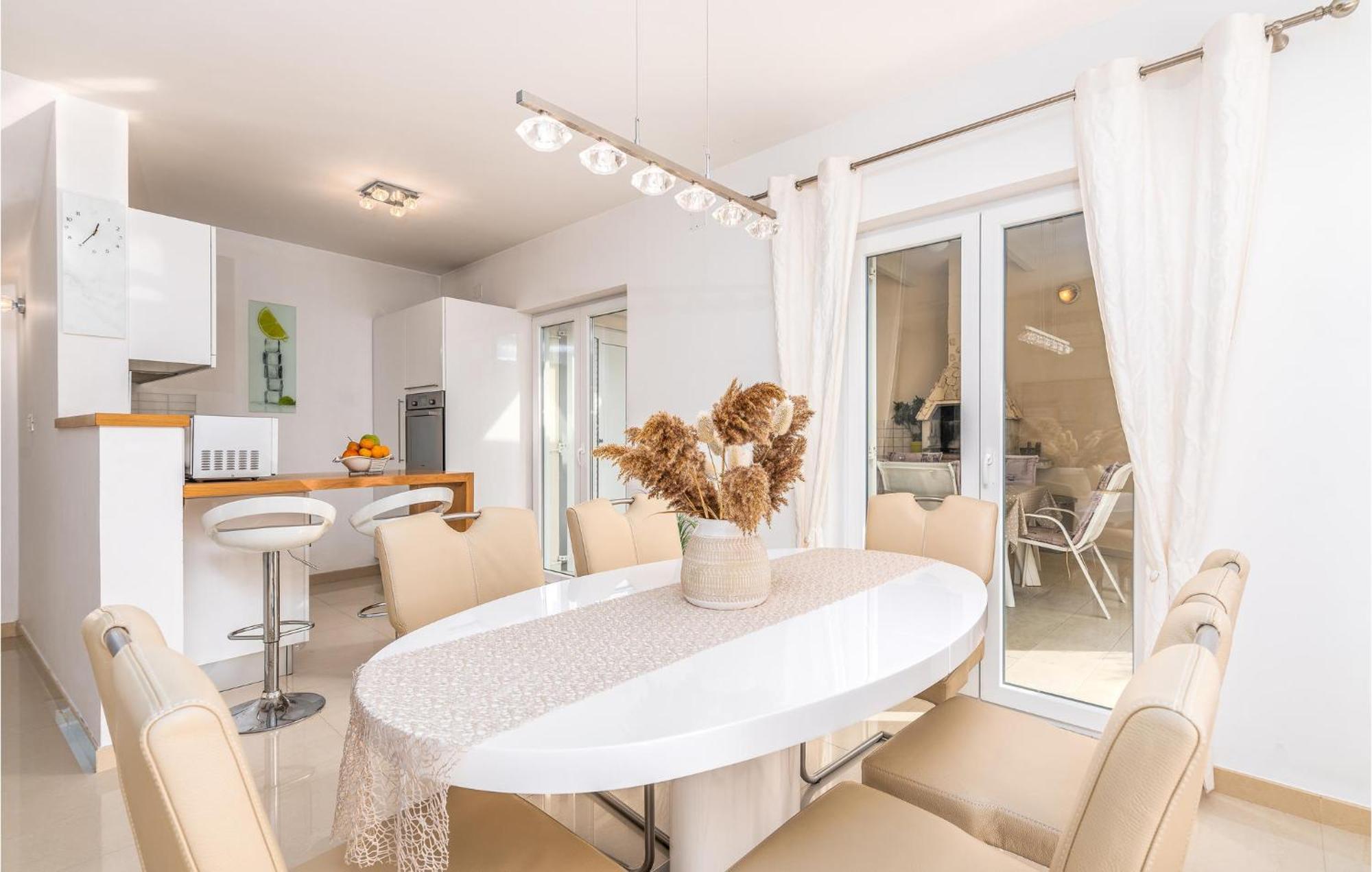 Beautiful Home In Martinscica With Wifi Екстериор снимка