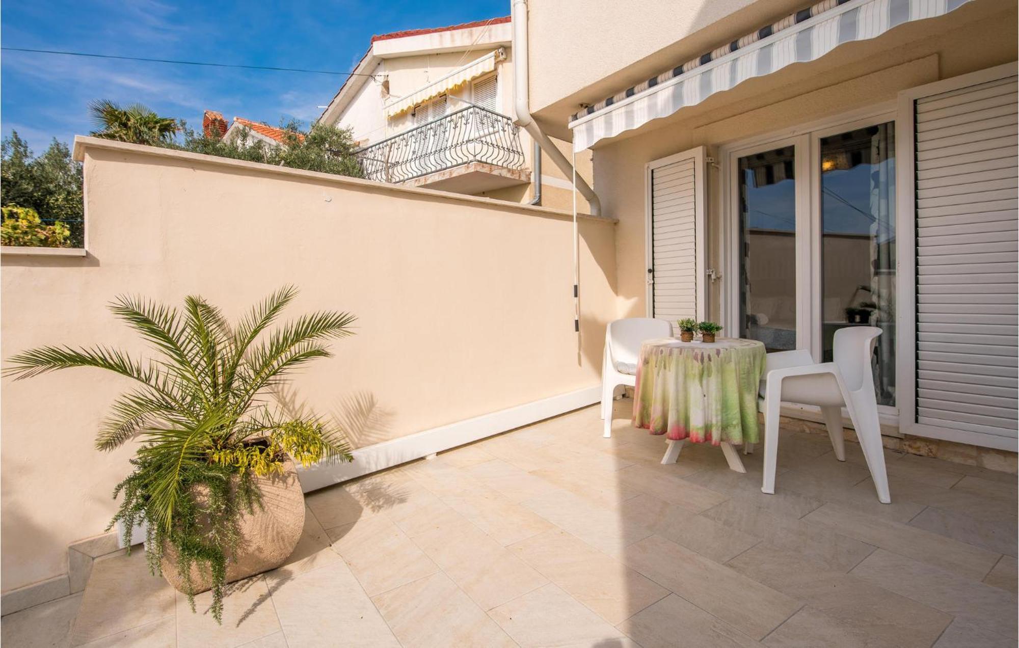 Beautiful Home In Martinscica With Wifi Екстериор снимка