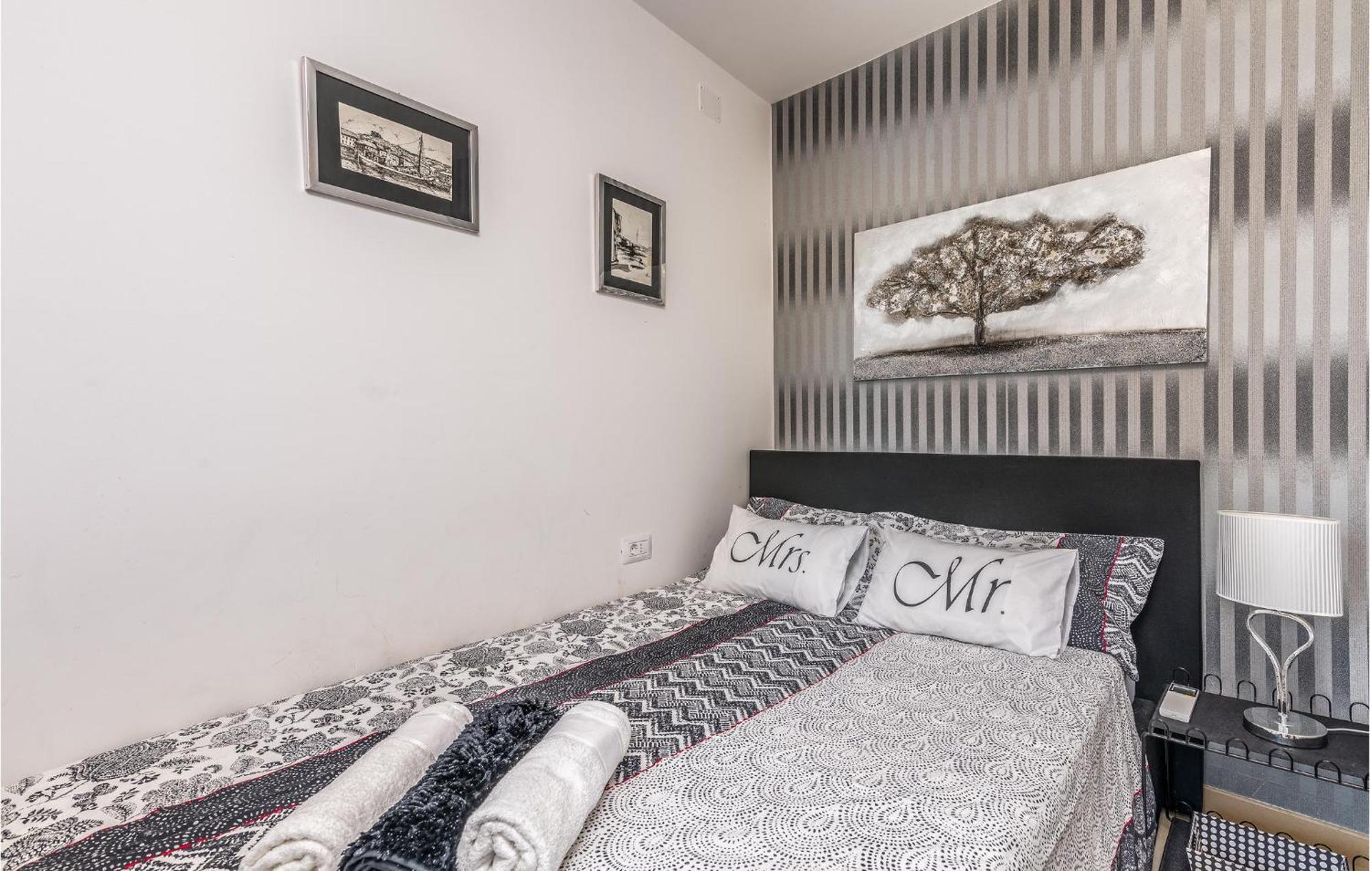 Beautiful Home In Martinscica With Wifi Екстериор снимка